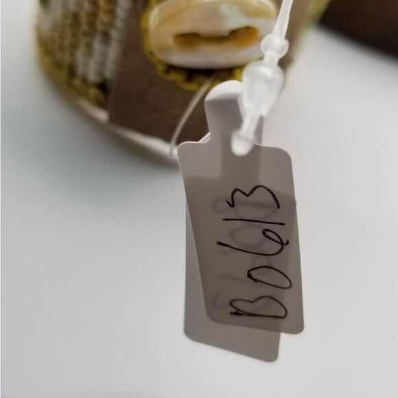 Native seed beaded pear mother of pearl button bracelet B0613‎ - Picture 4 of 4